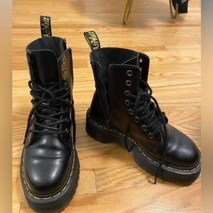 Jadon doc martens worn only a few times size 5